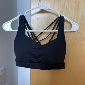 Forever 21 Black Strappy Sports Bra | Size Medium